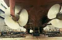 8105-05_f220_whv_werft.jpg